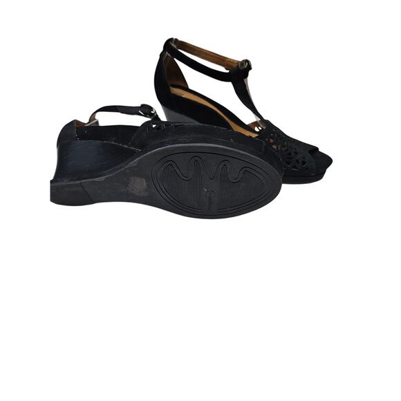 Earthies Heels 9.5 - Picture 3 of 7